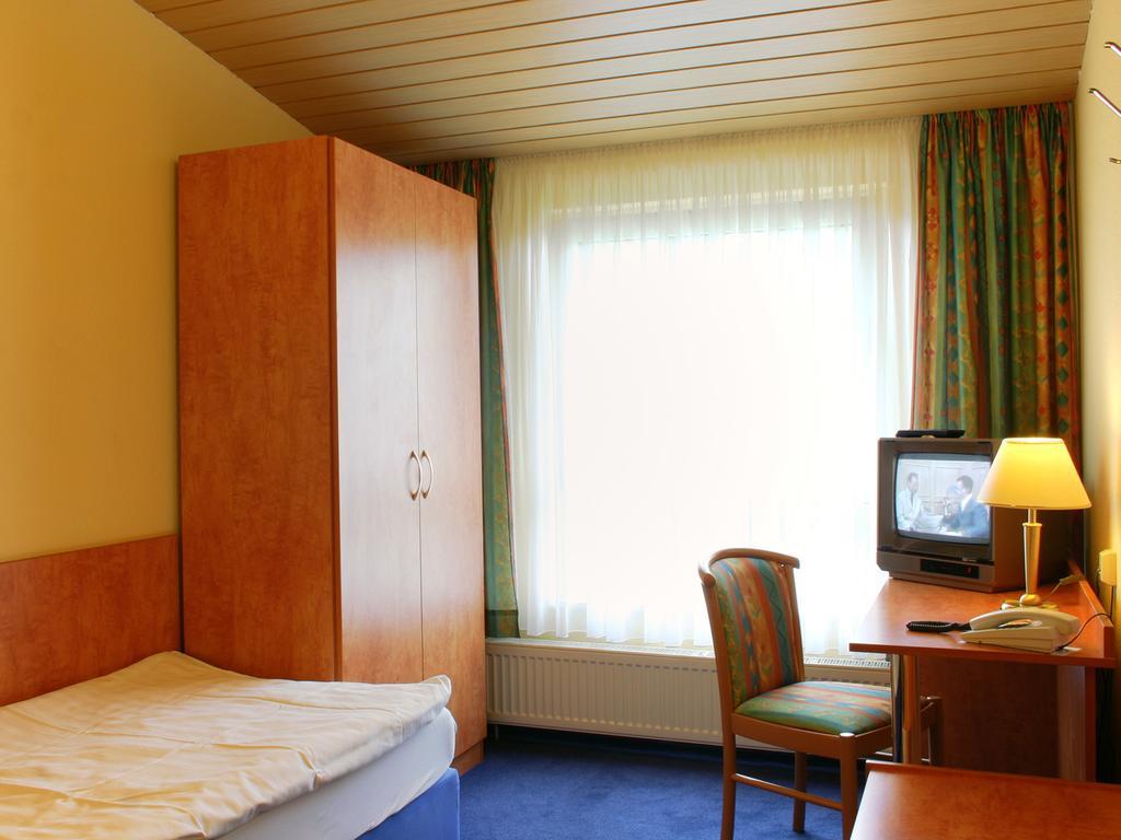 Karntner Stub'N Hotel Koenigslutter am Elm Room photo
